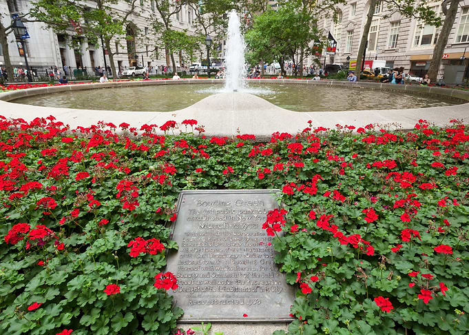 Fountain at Bowling Green park in Lower Manhattan, New York City.