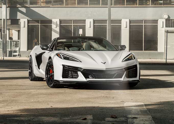 White Corvette C8
