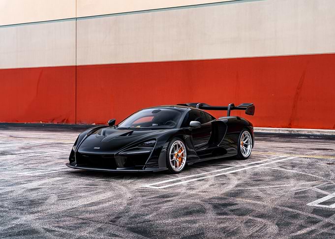 McLaren Senna Black