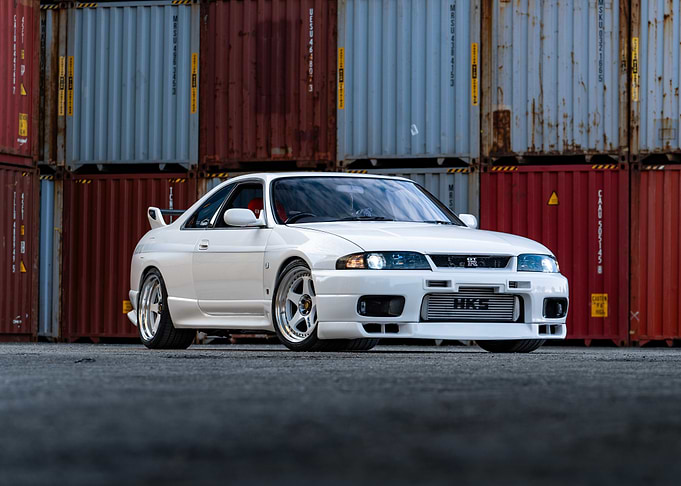 White Nissan Skyline R33