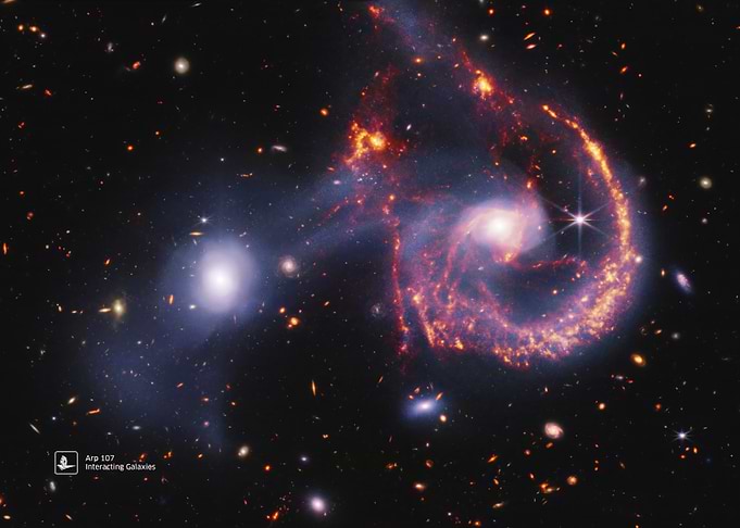Arp 107 / Interacting Galaxies