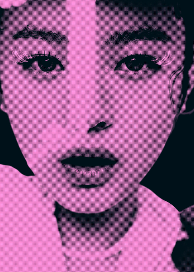 Hanni NJZ Pink Portrait