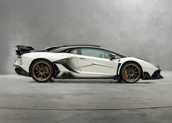 Lamborghini Aventador SVJ
