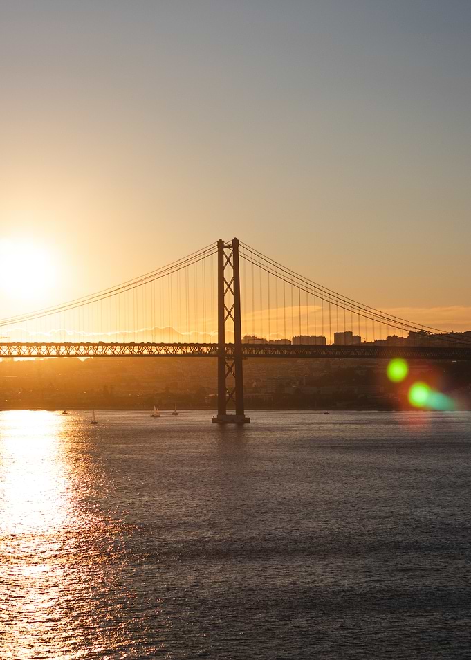25 de Abril Bridge Sunset