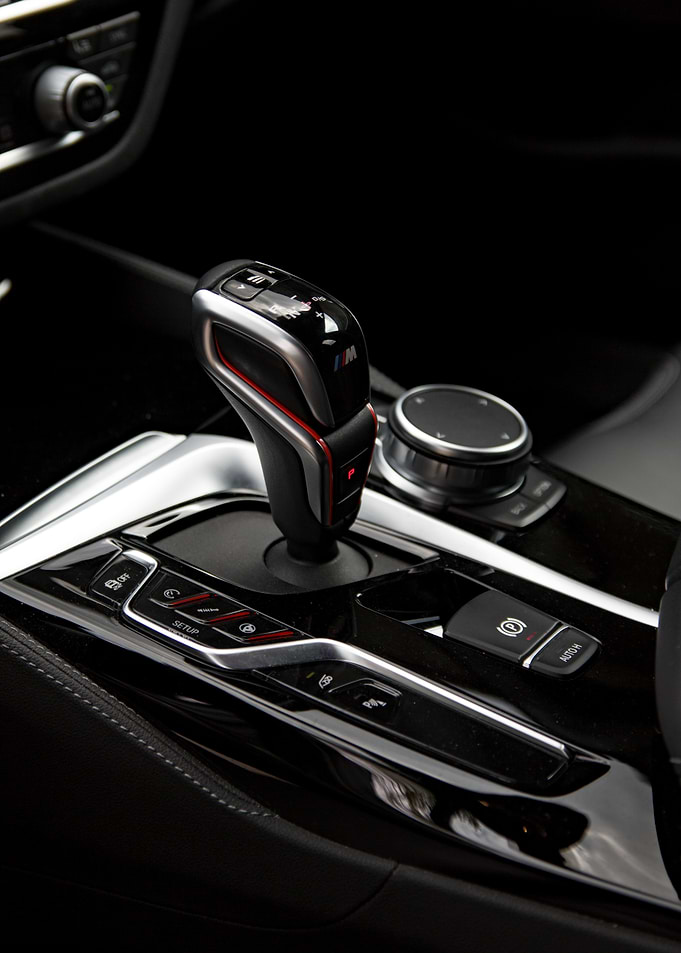 BMW M5 Gearshift & Controls