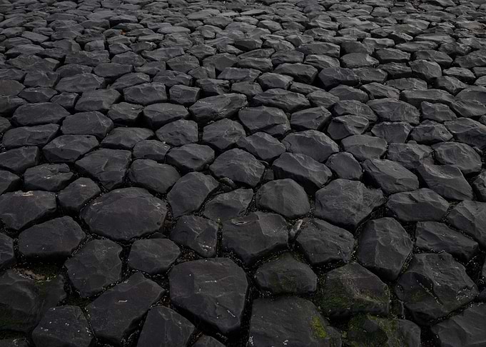 Whimstone on the dike