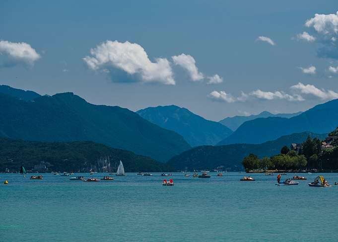 Lake of annecy with Mountains and Boats