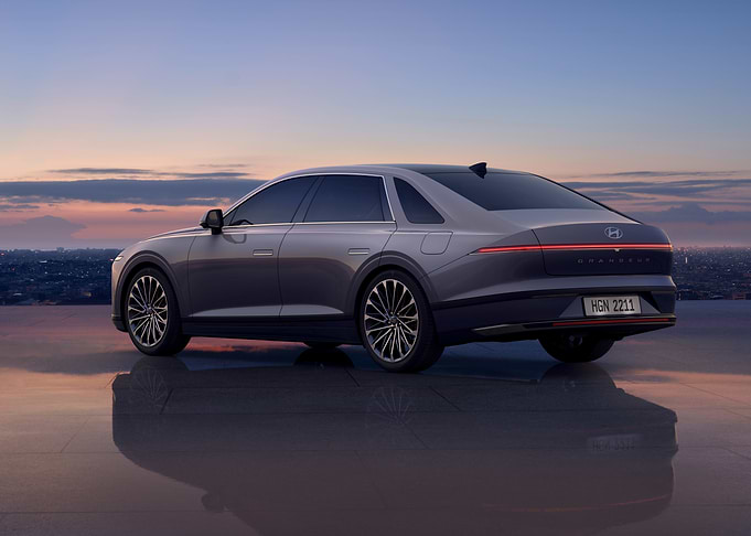 Genesis G90 Sedan