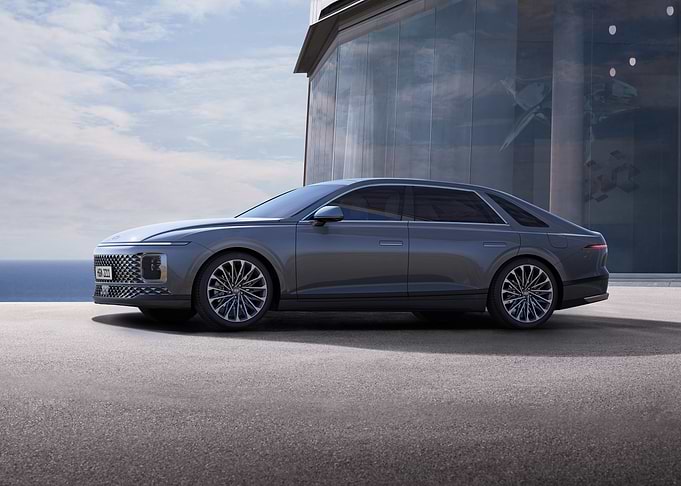 Genesis G90 Sedan