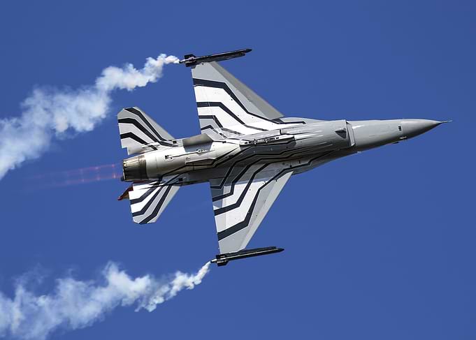 F-16 Fighting Falcon in Flight