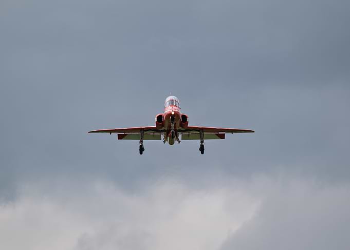 Red Arrows In To land