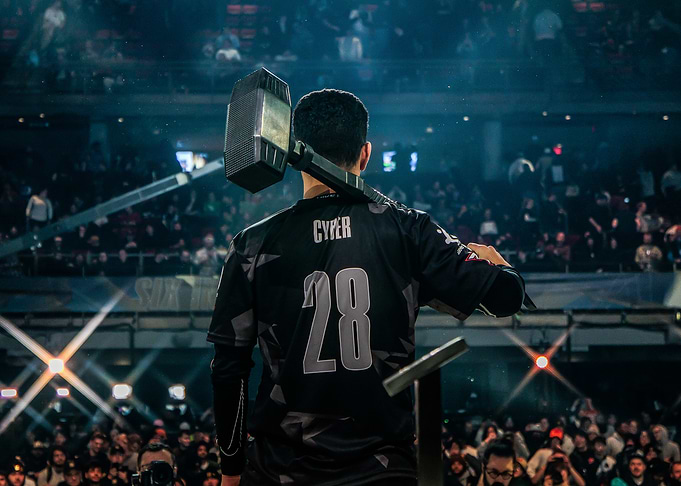 Cypher 28 with Hammer in Arena