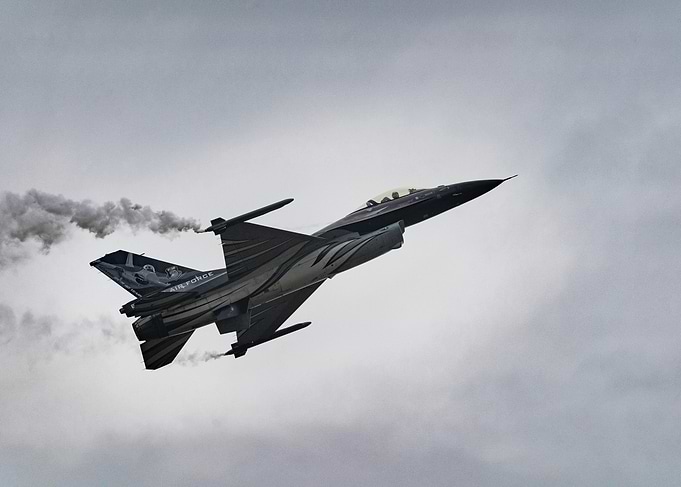 F-16 Fighting Falcon in Flight