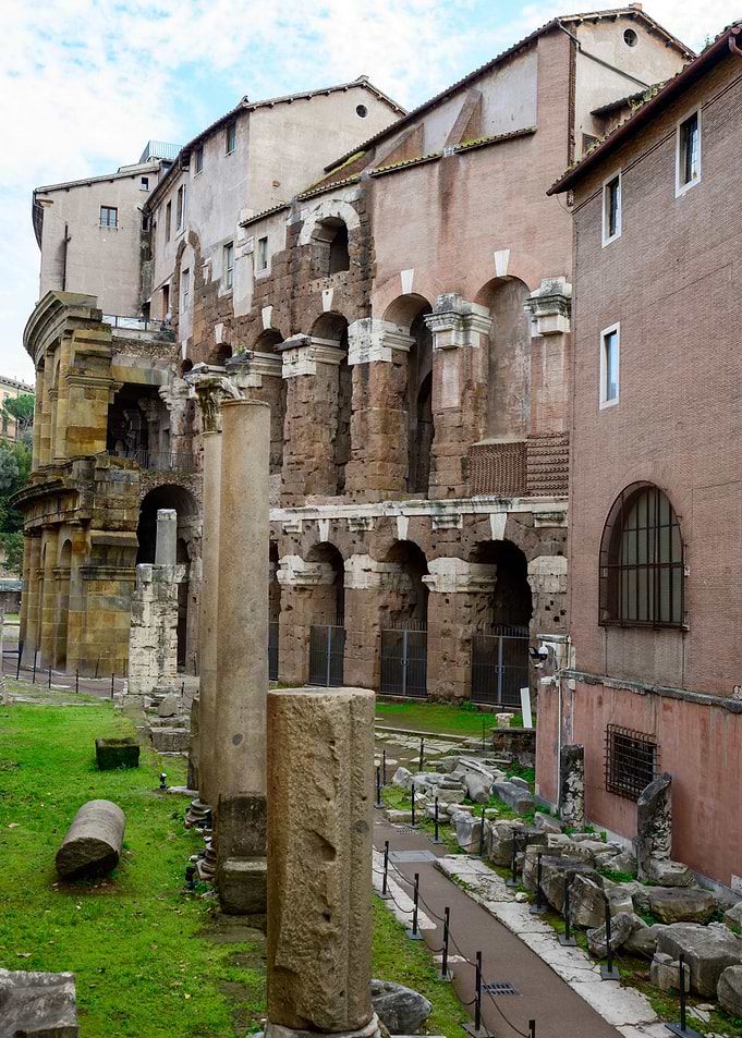 Ancient Roman Ruins and Architecture