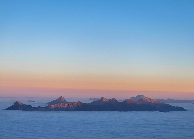 Surise above the Sea Clouds