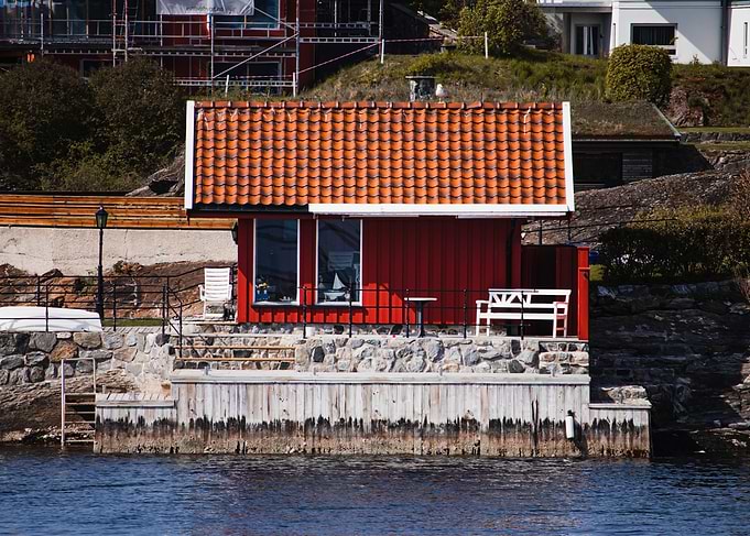 Coastal Red Façade