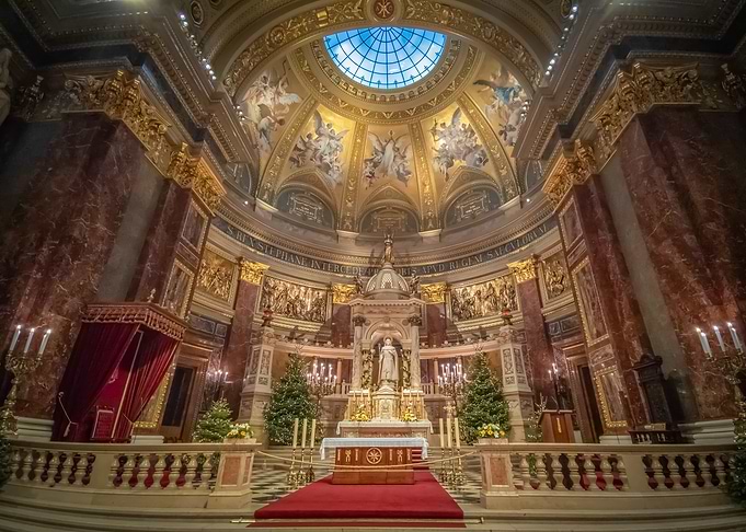 Interior of St. Stephen's Basilica, Budapest