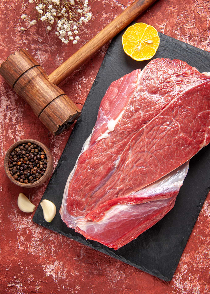 Raw Meat with Spices and Lemon