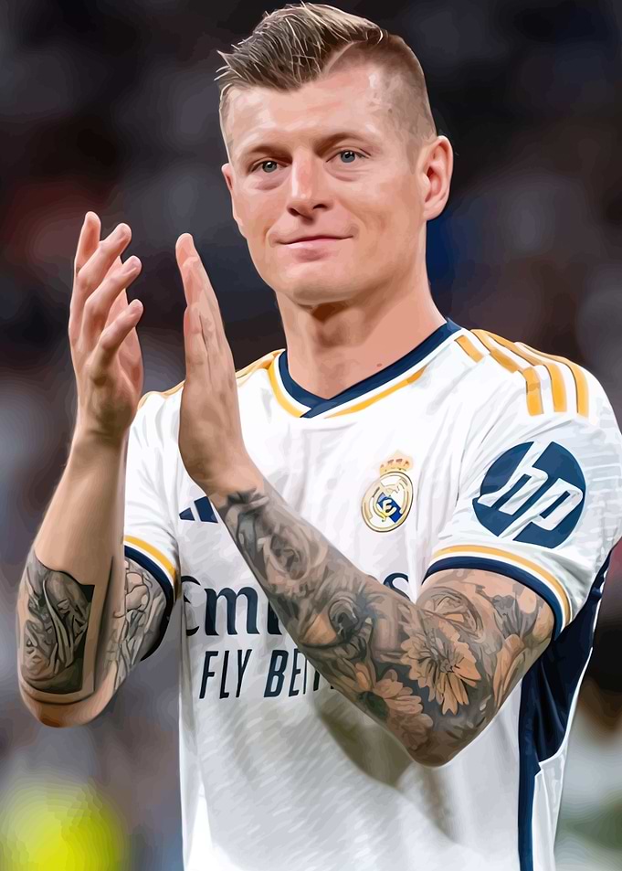 Toni Kroos Clapping
