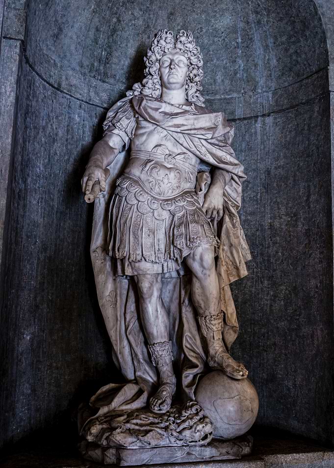 Statue of a Louis XIV in Villa Medicis