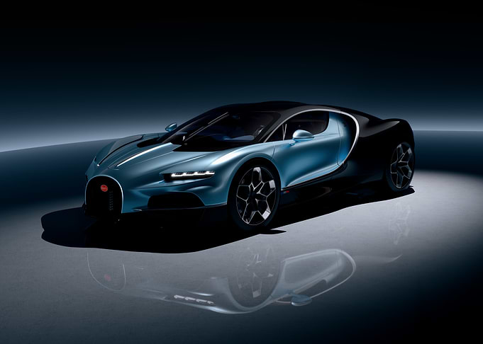 Bugatti Chiron: Blue and Black
