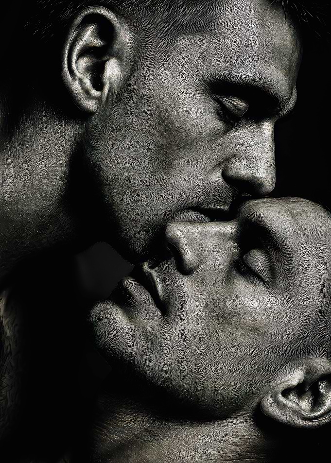 Monochrome Kiss