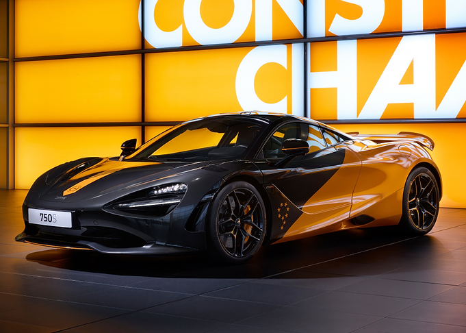 mclaren 750S black and gold