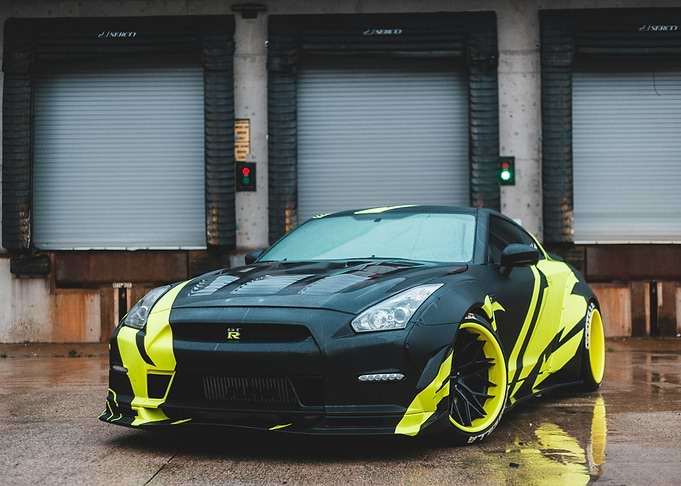 Black and Yellow Nissan GT-R