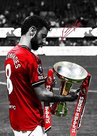 Bruno Fernandes with trophy