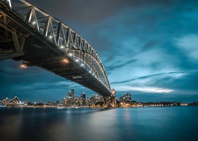 sydney harbour bridge at night