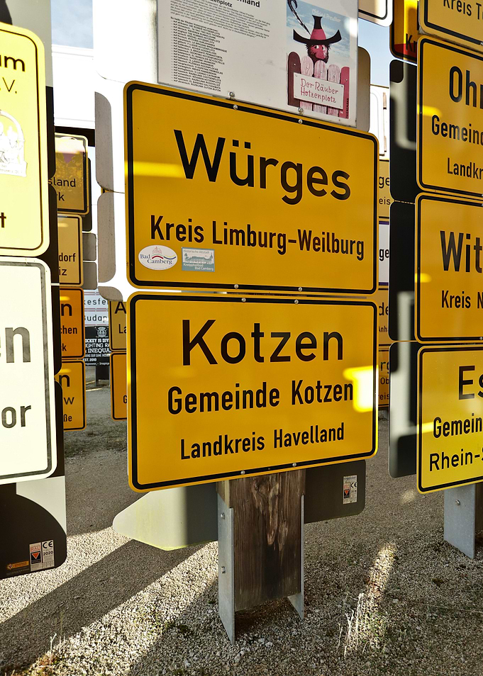 German town signs: Würges and Kotzen