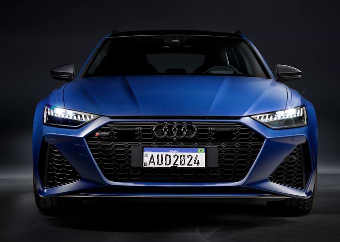 Blue Audi RS6 Front View