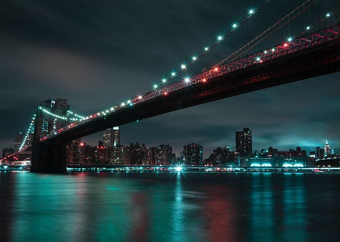 brooklyn bridge at night