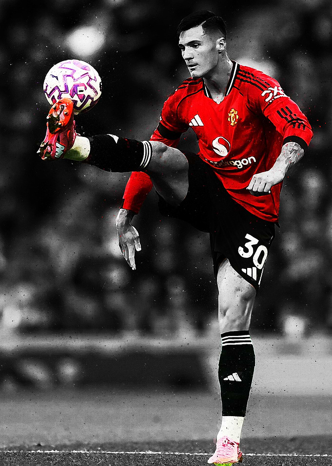 Benjamin Sesko Kicking Ball in Action