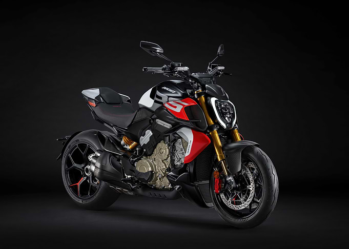 Ducati Diavel V4 Motorcycle Studio Shot