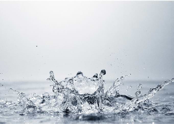 Water splash in high resolution