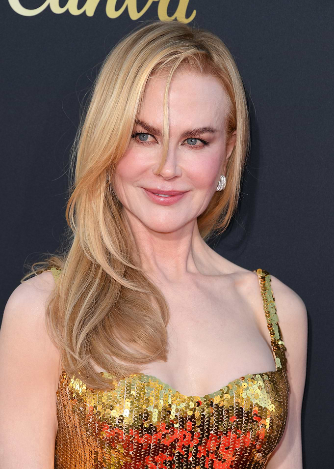 Nicole Kidman in Golden Sequin Dress