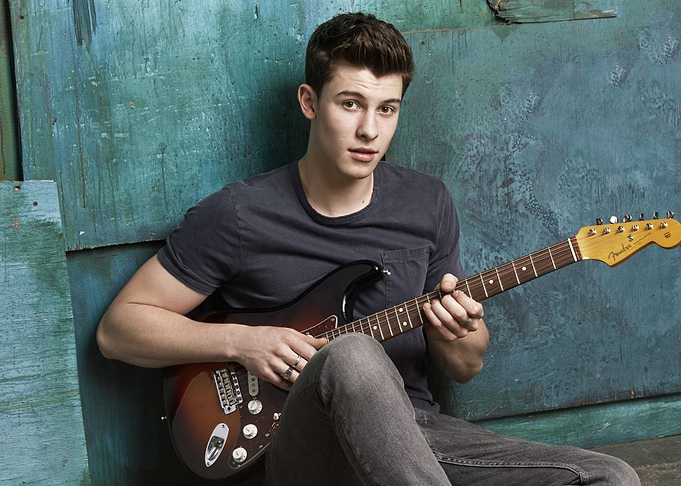 shawn mendes with fender guitar