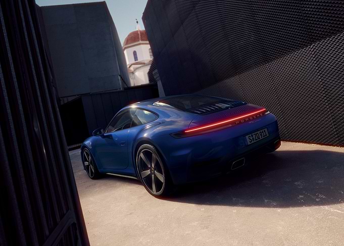 Porsche 911: Urban Contrast