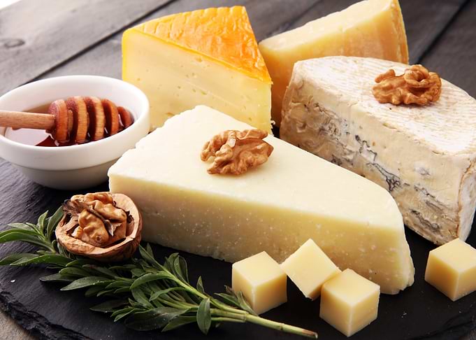 Cheese Platter with Honey and Walnuts