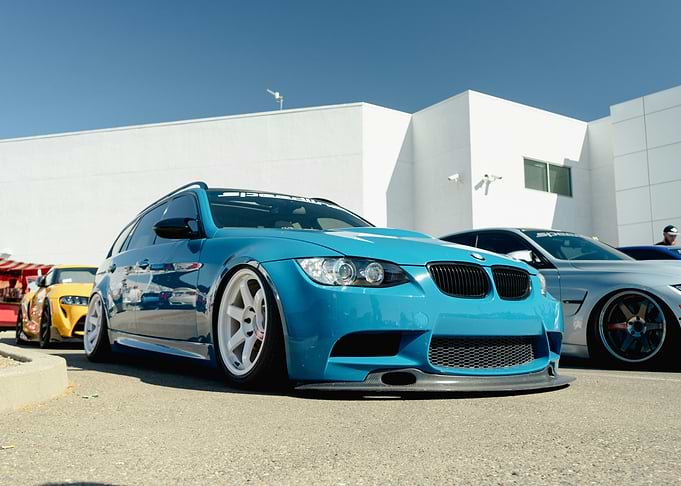 Light blue MBW Retro style