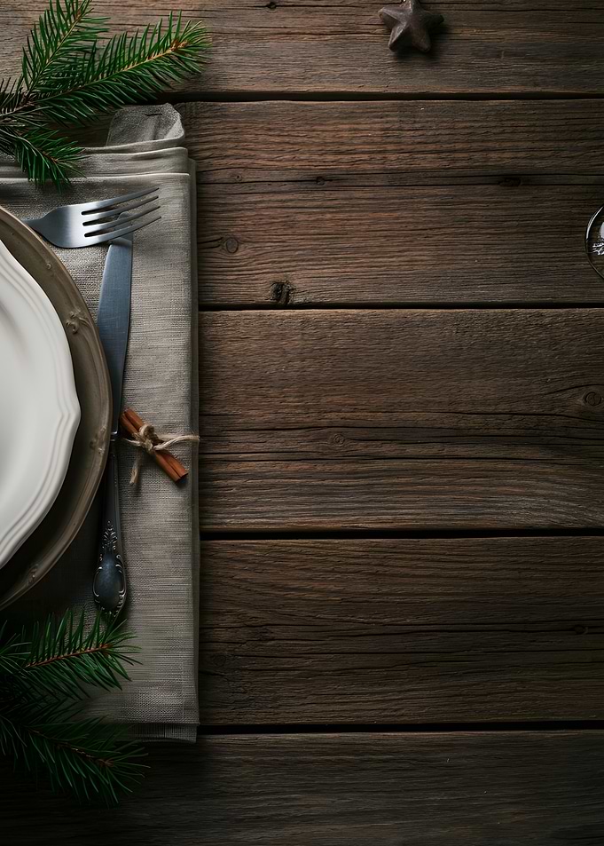Rustic Christmas Table Setting