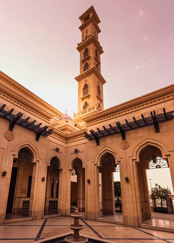 Mosque Architecture with Minaret and Courtyard