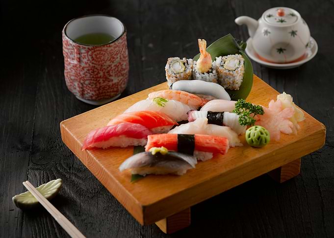 Sushi Platter with Green Tea
