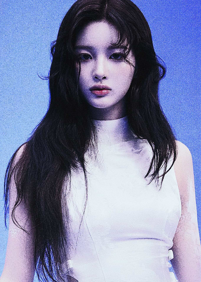 Sullyoon NMIXX 'Blue Valentine'