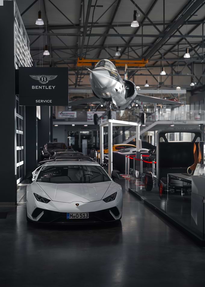 White Lamborghini Huracan Performante