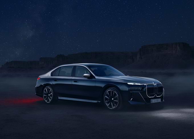 bmw 7 series at night