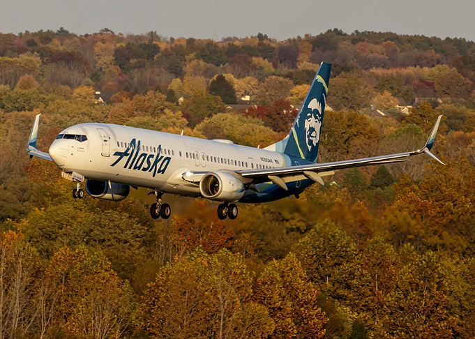 Alaska Airlines Golden Hour Arrival