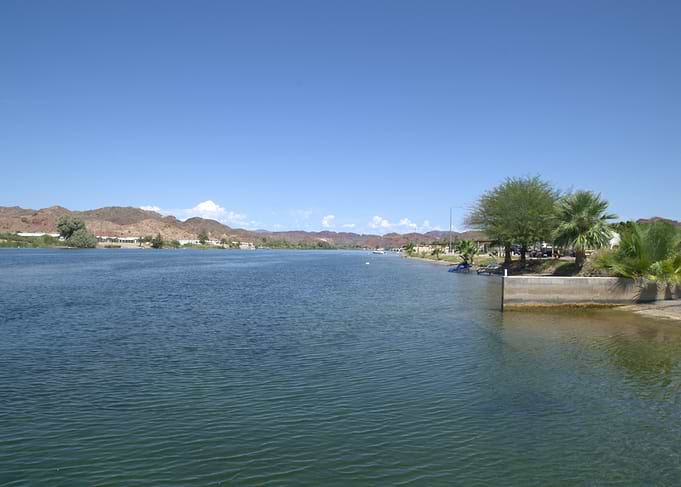 Colorado rver landscape with mountains and blue sky
