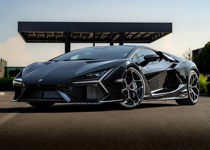 Lamborghini Revuelto